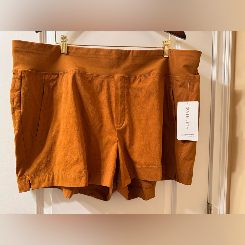 NWT Athleta Women's Athletic Shorts in Rich Orange - Picture 2 of 10